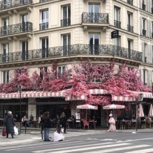 featured image life in france - french adventure blog