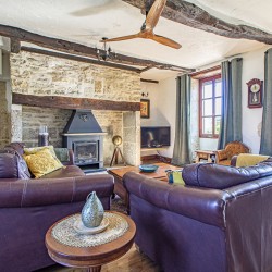 slide 3 large spacious living room main house