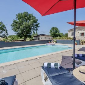 Poolside-Lot-France